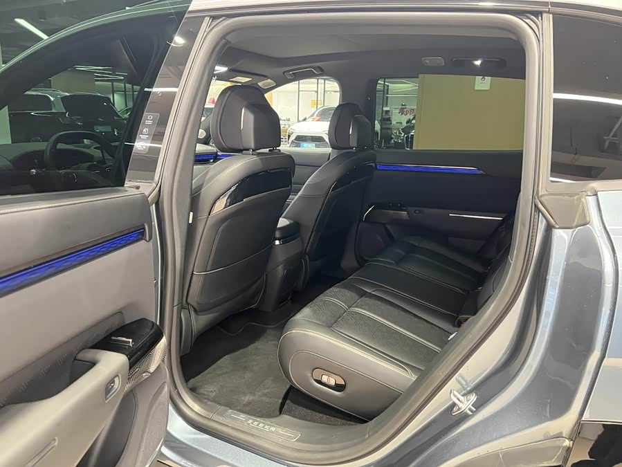 Zeekr 7X 2024 car image #9