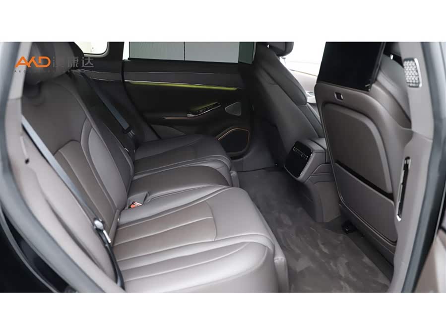 Denza Z9 2024 car image #9