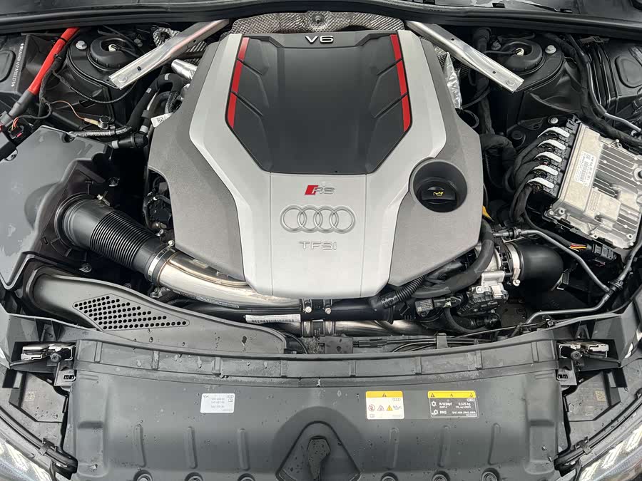 Audi RS 4 2023 car image #9