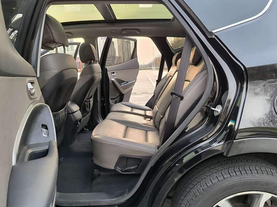 Hyundai Santa Fe (Imported) 2013 car image #9