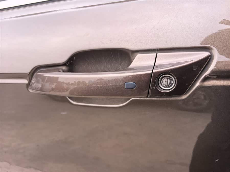 Changan CS95 2017 car image #9