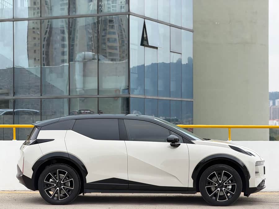 Zeekr X 2024 car image #9