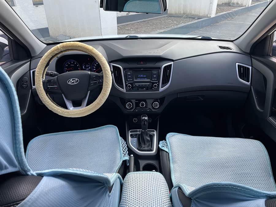 Hyundai ix25 2017 car image #9