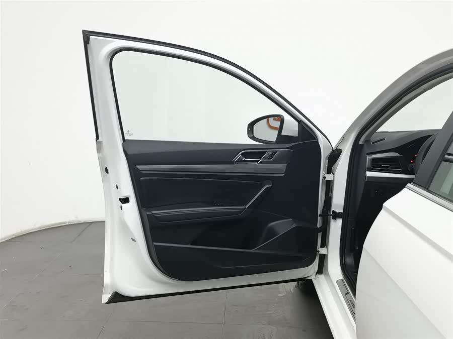 Volkswagen Lavida 2020 car image #9