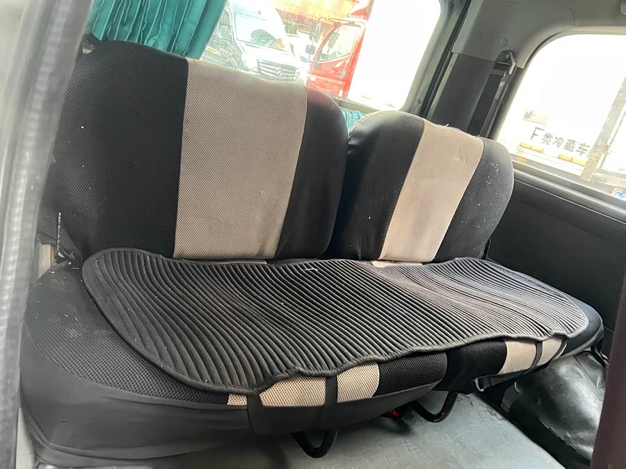 Forthing Lingzhi 2013 car image #9