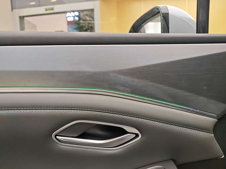 BYD SongL DM-i 2025 #9 BYD SongL DM-i 2025 car image #9