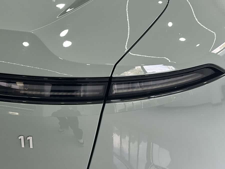 Avatr 11 2023 #9 Avatr 11 2023 car image #9