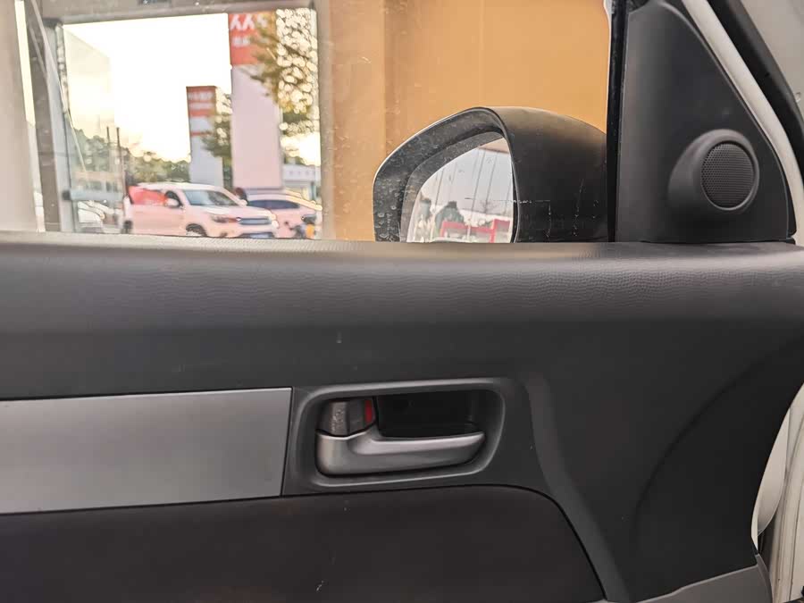 Suzuki Swift 2016 car image #9