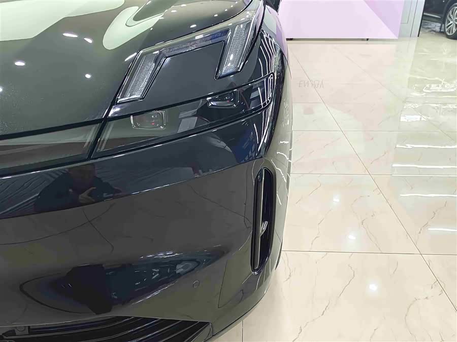 Lynk & Co 08 EM-P 2023 car image #9
