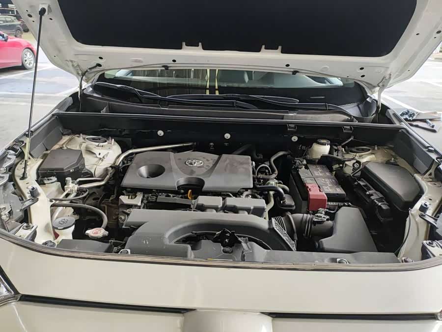 Toyota RAV4 2020 car image #9