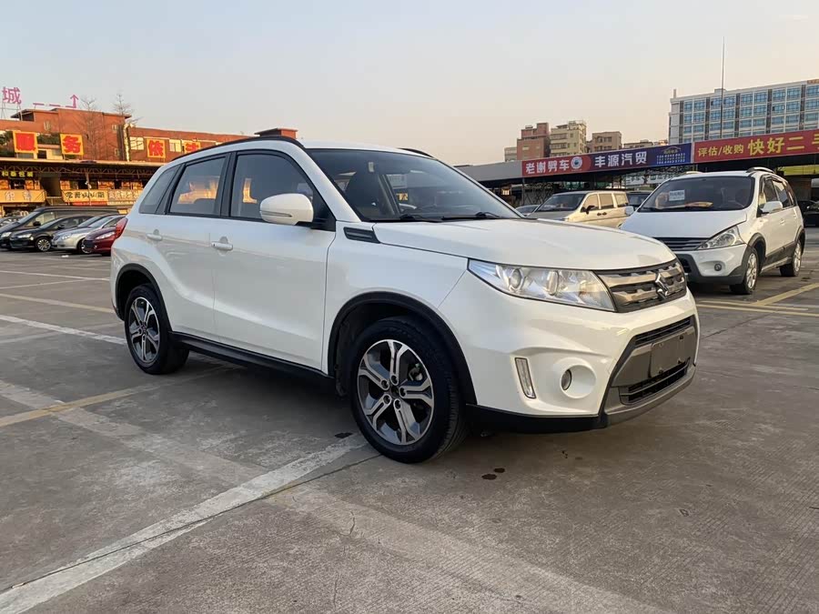 Suzuki Vitara 2018 صورة سيارة #9