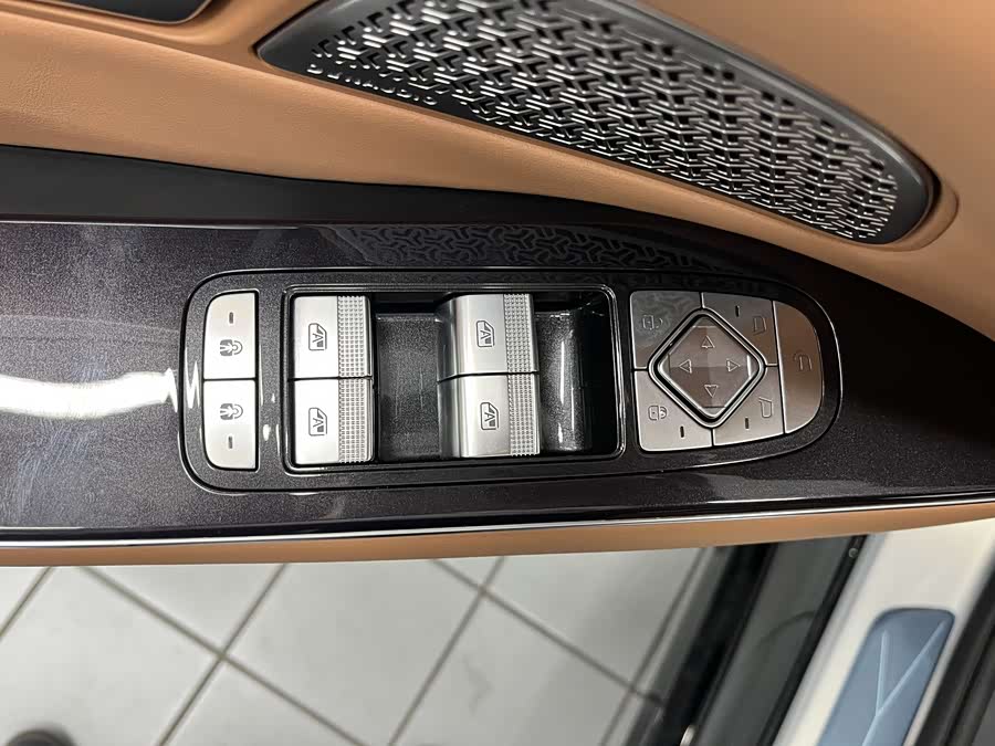 BYD HanL 2025 car image #9