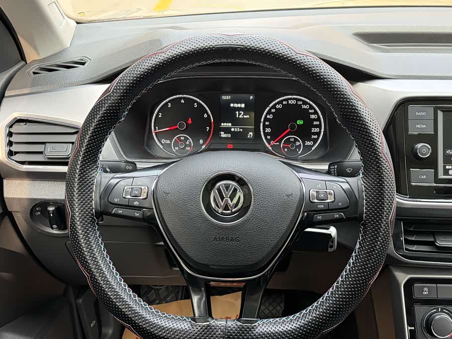 Volkswagen T-Cross 2020 car image #9