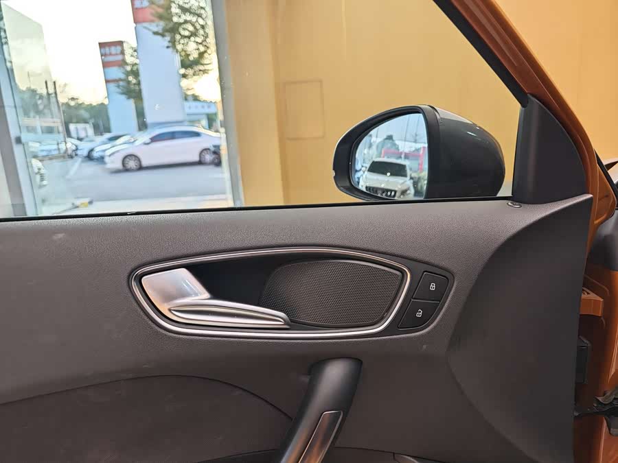 Audi A1 2013 car image #9