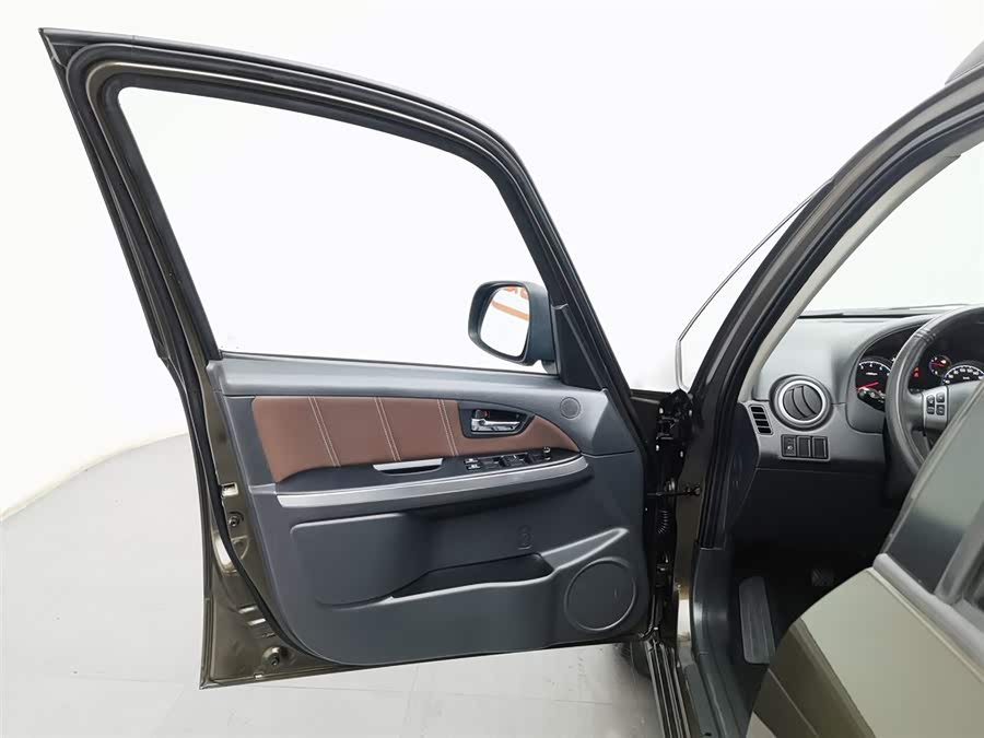 铃木 天语 SX4 2013 汽车图片 #9