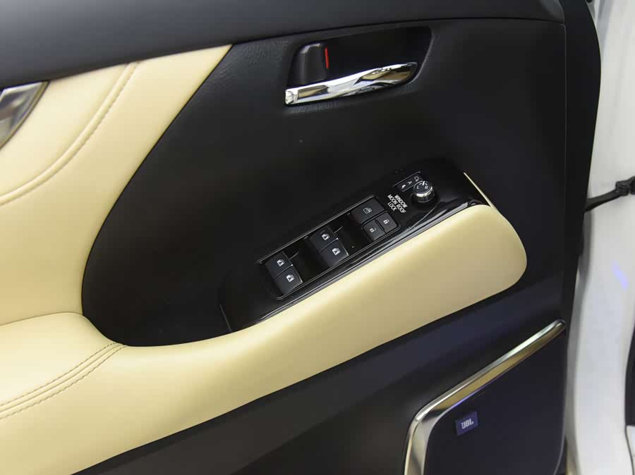 Toyota Alphard 2020 car image #9