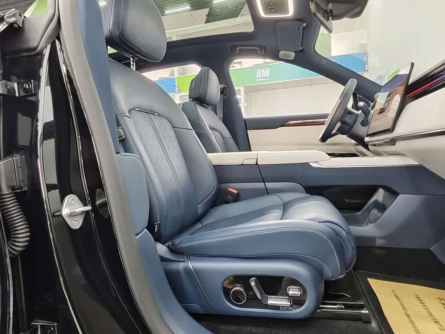 Zeekr 7X 2025 car image #9