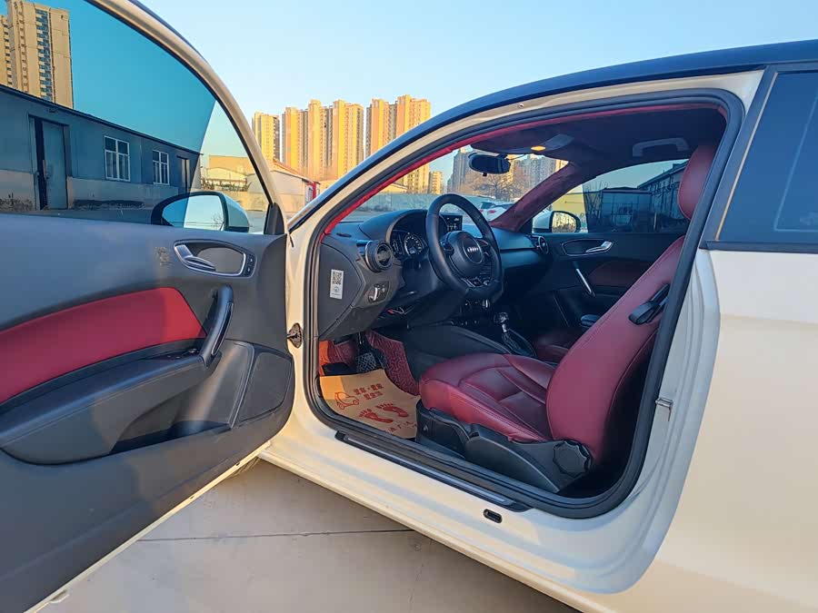 Audi A1 2014 car image #9