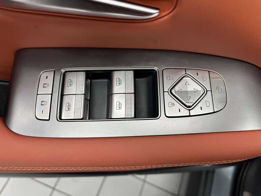 BYD Tang L 2025 immagine di auto #9