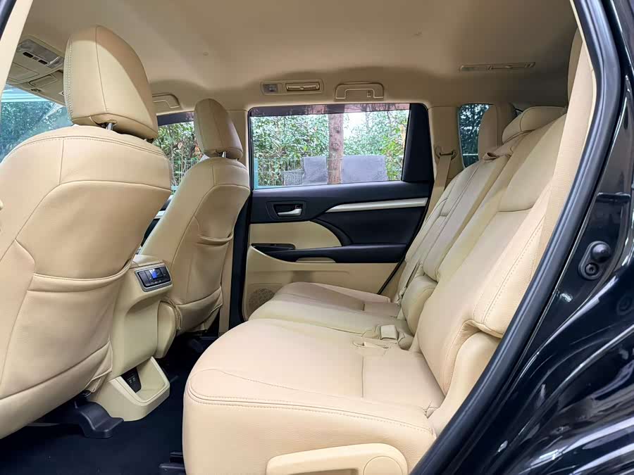 Toyota Highlander 2019 car image #9