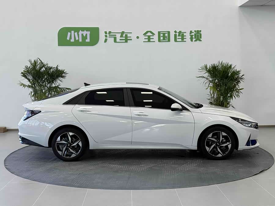 Hyundai Elantra 2023 car image #9