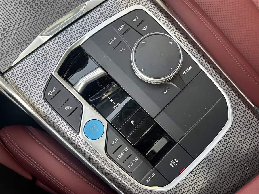 BMW i3 2025 car image #9