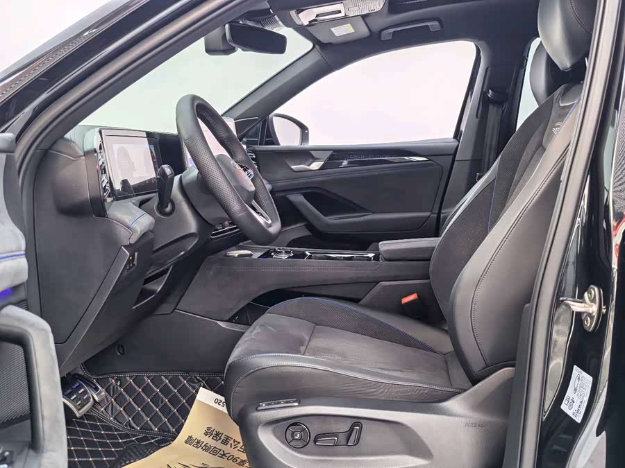 Volkswagen Tiguan L 2024 car image #9