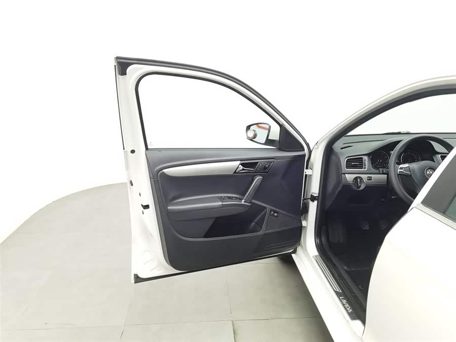 Volkswagen Lavida 2014 car image #9