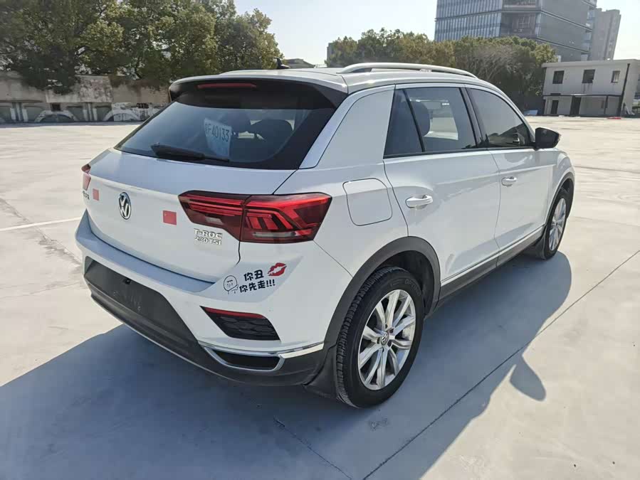 Volkswagen T-Roc 2019 car image #9