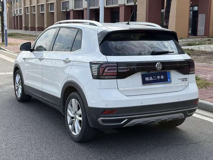 Volkswagen T-Cross 2019 #9 Volkswagen T-Cross 2019 car image #9