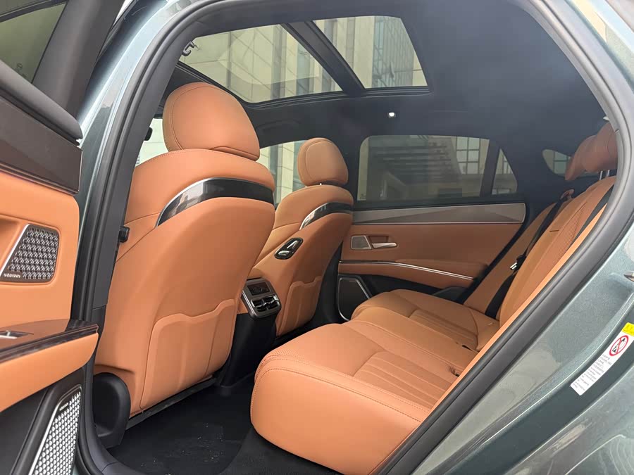 BYD Han 2025 car image #9