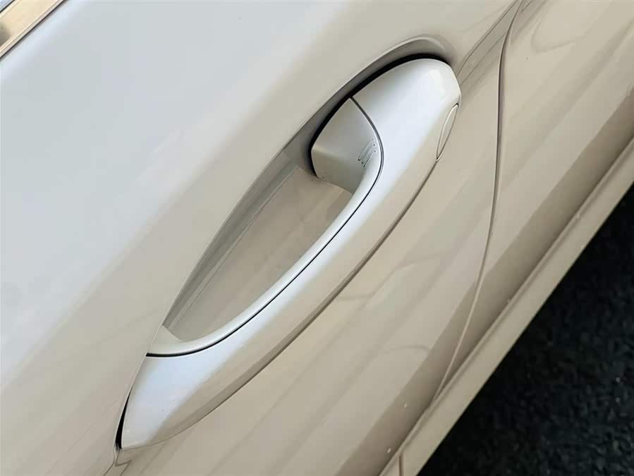 BMW 5 Series New Energy 2021 car image #9