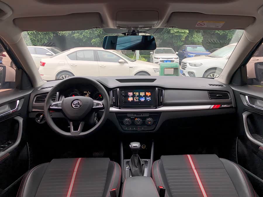 Skoda Kamiq 2020 صورة سيارة #9