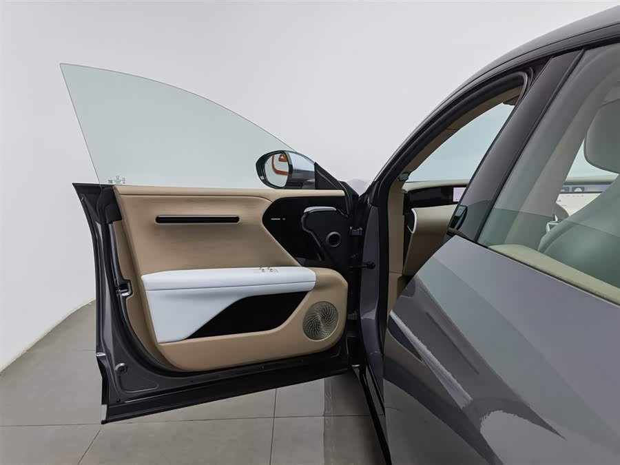 Avatr 07 2024 car image #9