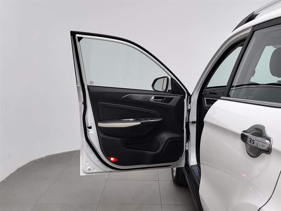 Changan CS35 2018 car image #9