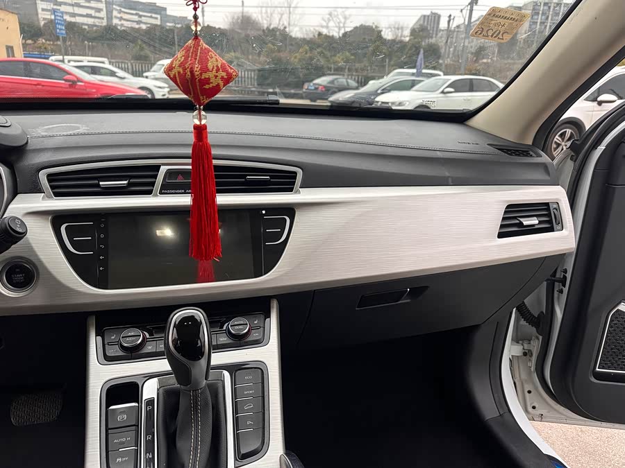 GEELY Boyue 2018 изображение автомобиля #9