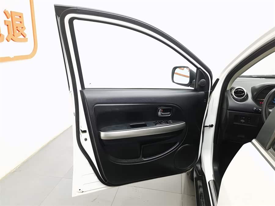 Great Wall M4 2014 car image #9