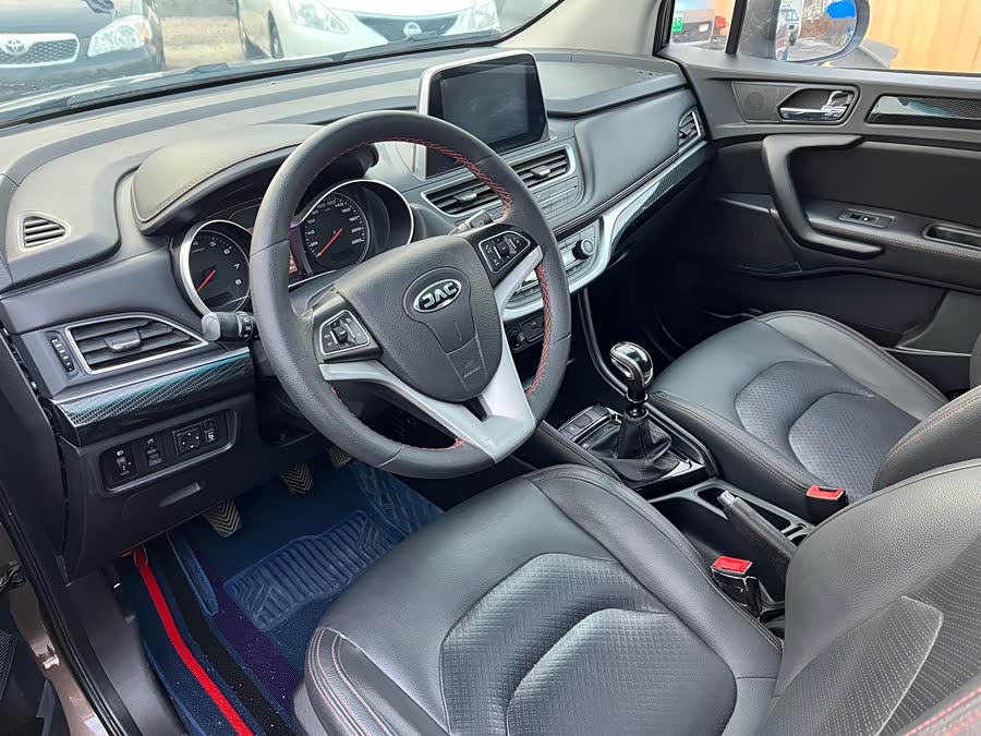 JAC 2017 #9 JAC 2017 car image #9