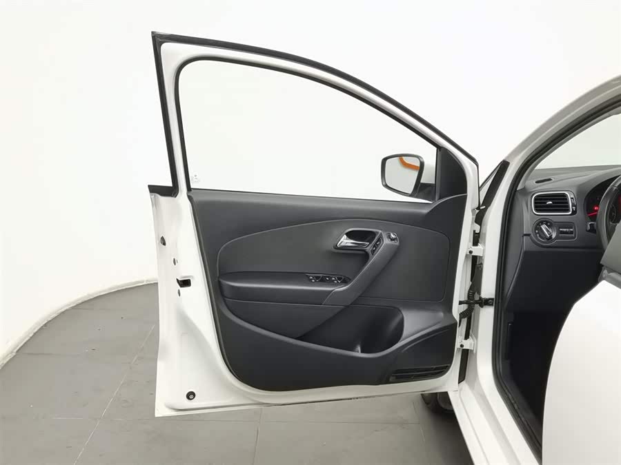 Volkswagen Polo 2013 immagine di auto #9