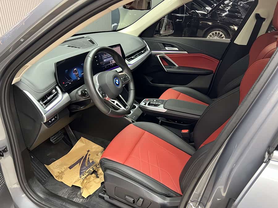 BMW iX1 2024 #9 BMW iX1 2024 car image #9