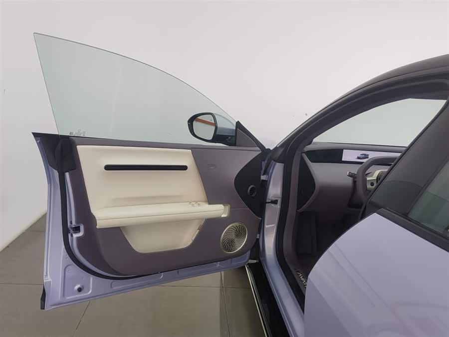 Avatr 06 2025 car image #9