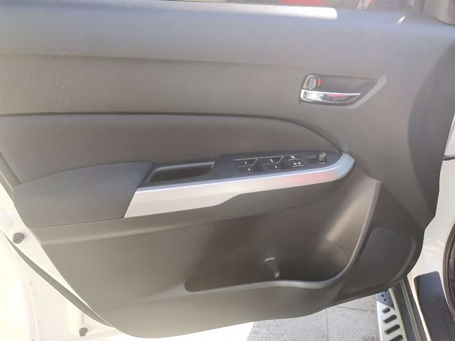 Suzuki Vitara 2016 image de voiture #9