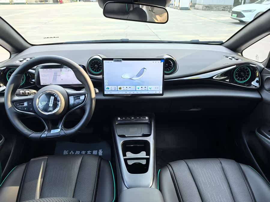 BYD Dolphin 2025 car image #9