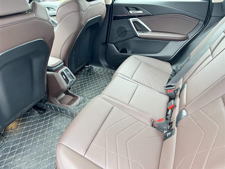 BMW iX1 2025 imagem de carro #9