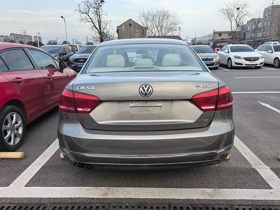 Volkswagen Passat 2013 car image #9