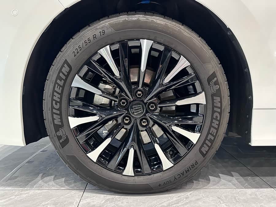 Toyota Vellfire 2024 #9 Toyota Vellfire 2024 صورة سيارة #9