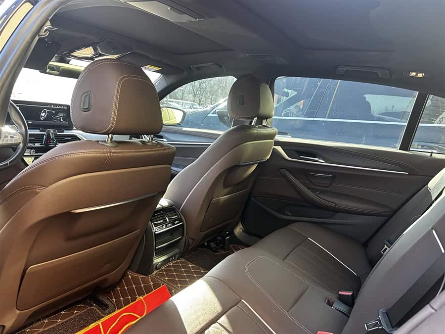 BMW 5 Series 2023 car image #9