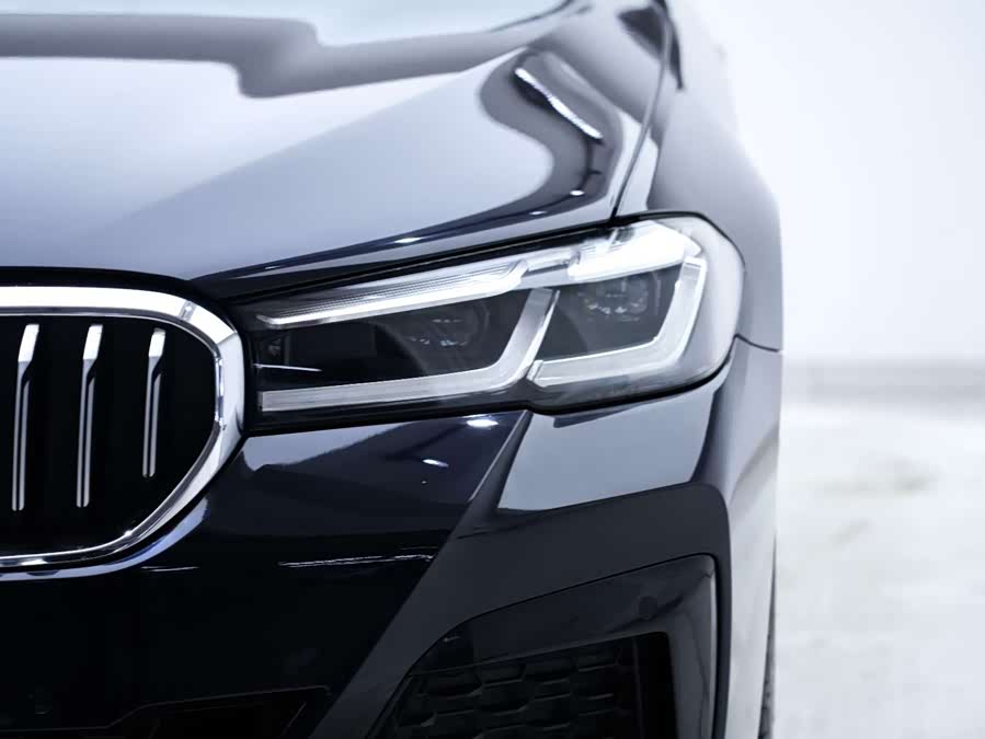 BMW 5 Series 2022 car image #9