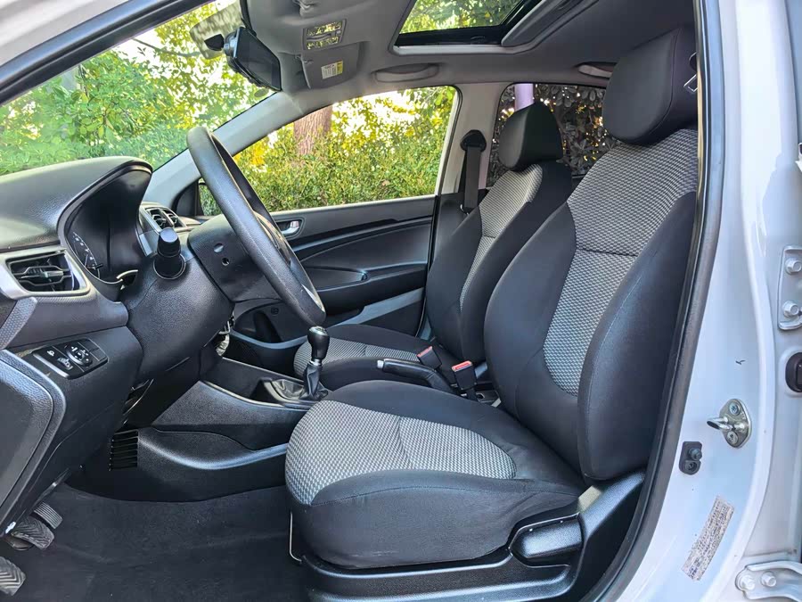 Hyundai Reina 2018 #9 Hyundai Reina 2018 car image #9