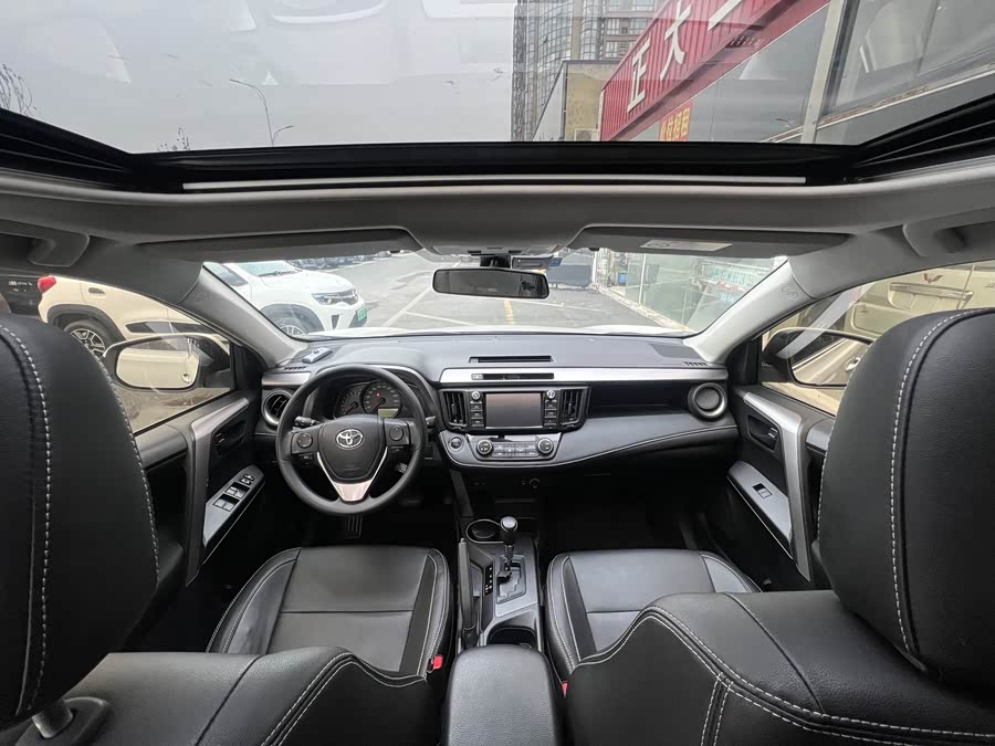 Toyota RAV4 2019 #9 Toyota RAV4 2019 car image #9